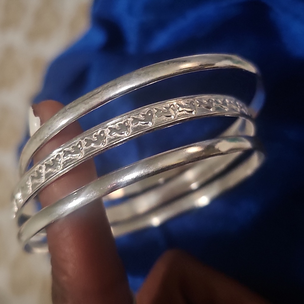 Elegant Sterling Silver Bangle Bracelets Set Of Three, (New), Ladies Size 8 - Picture 4 of 8